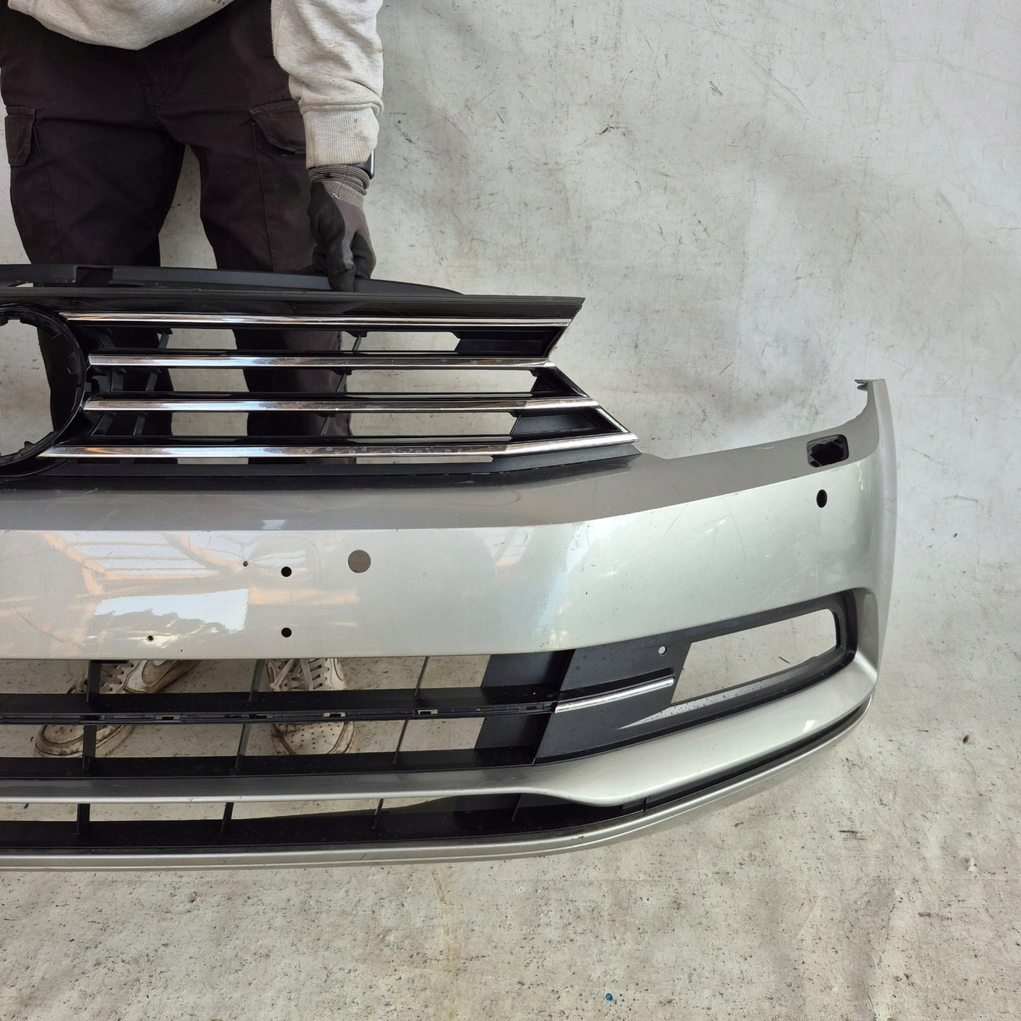 VW PASSAT B8 15-19 bumper front front PDC SPR