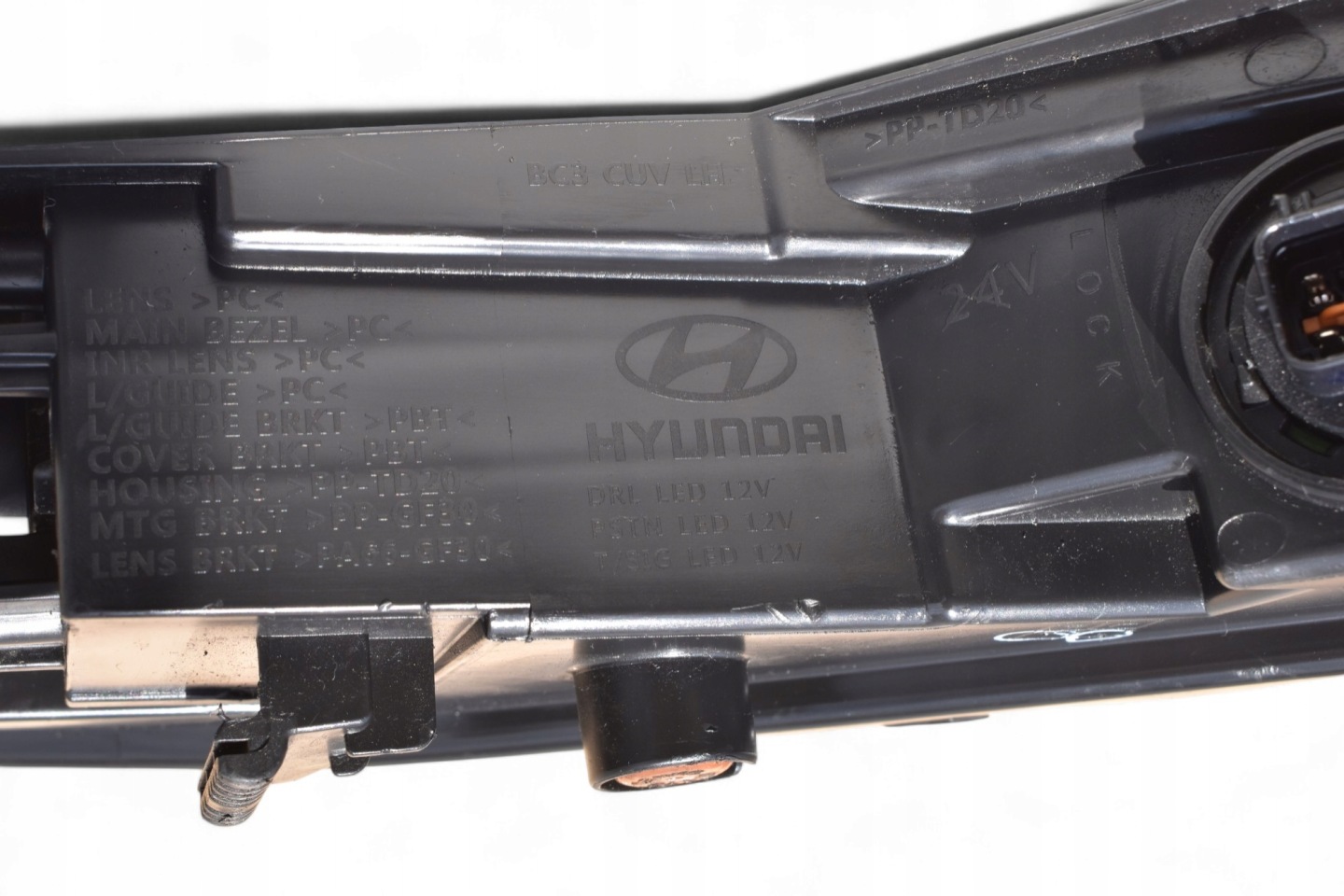 light running daytime LED DRL left front HYUNDAI BAYON 92207Q0600