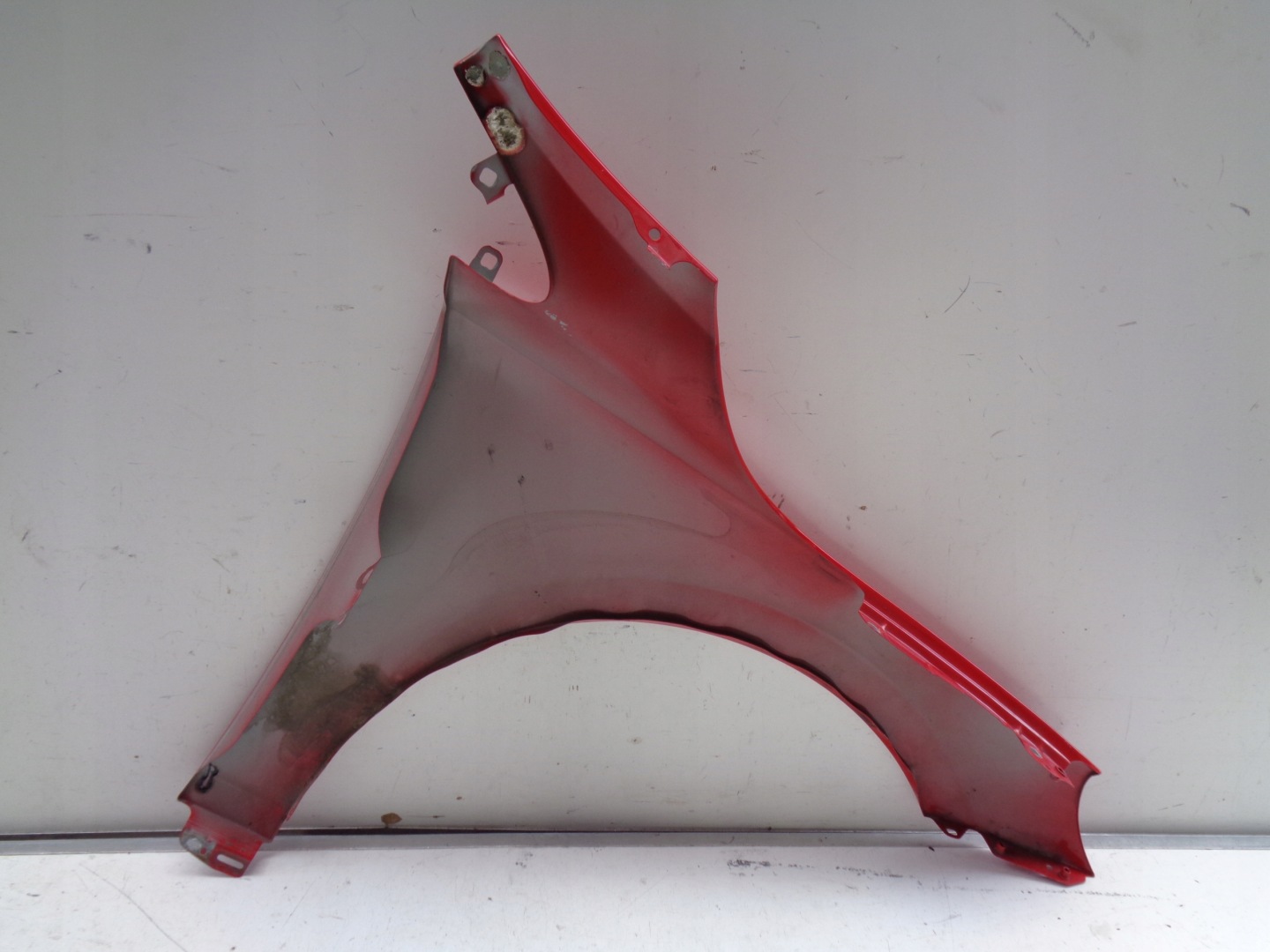 fender left front VOLVO V40 12- NR 37744