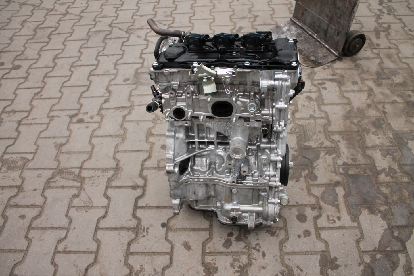 engine complete TOYOTA XM15A-P92G 8 TYSKM M15A