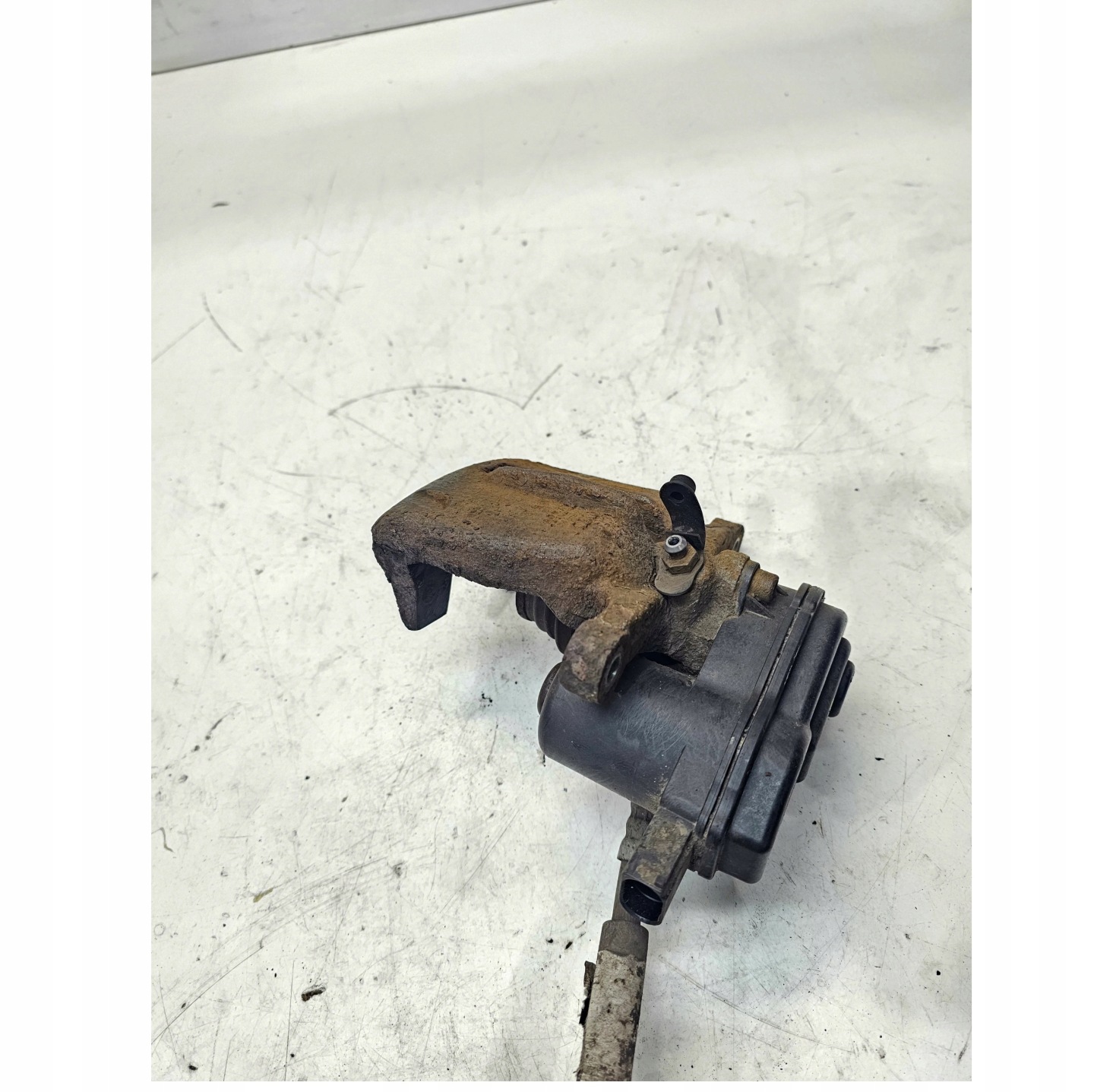 caliper brake electrical left rear part AUDI A6 C7
