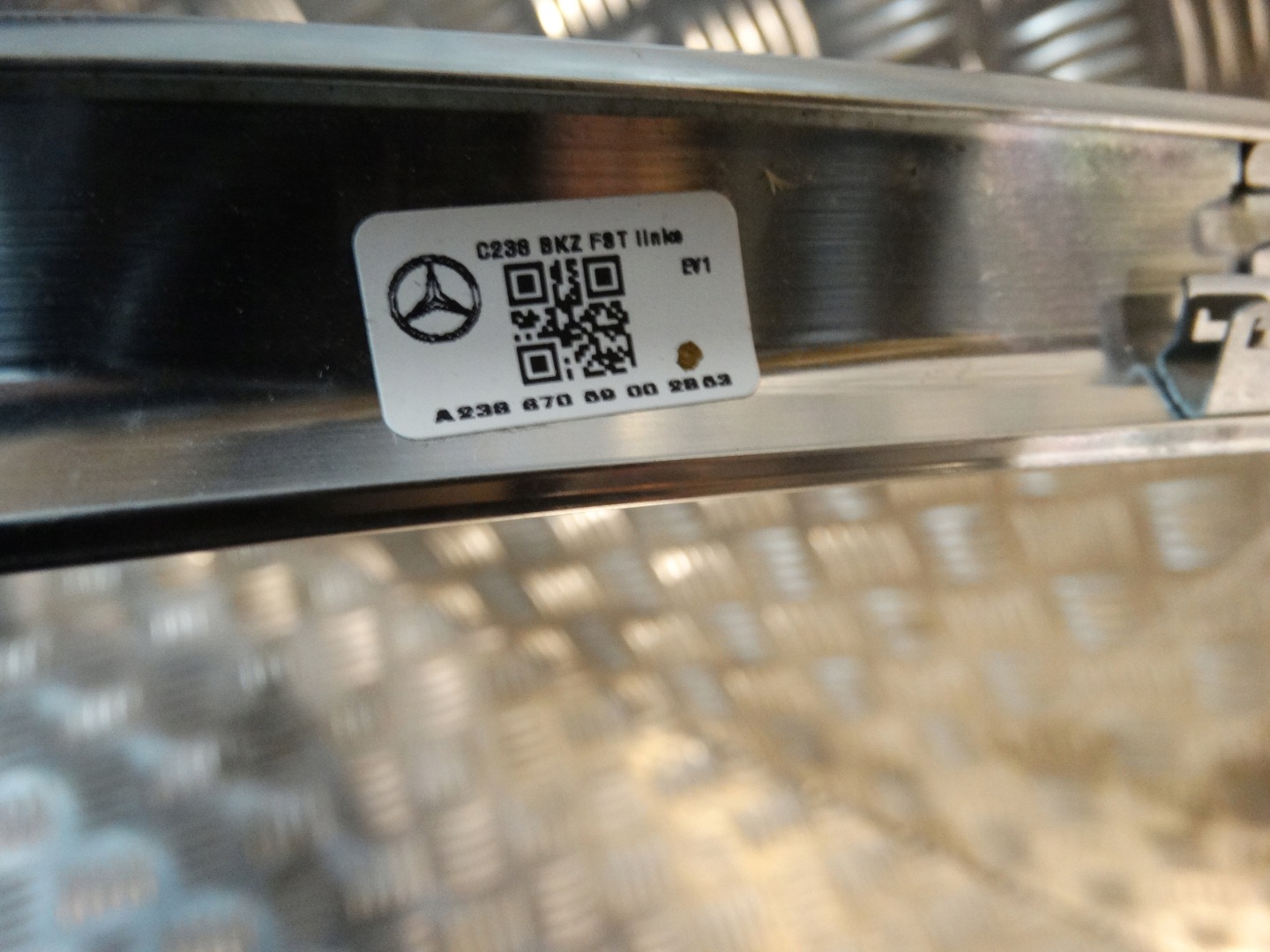 IDEALNA moulding windows left rear part MERCEDES W238 1