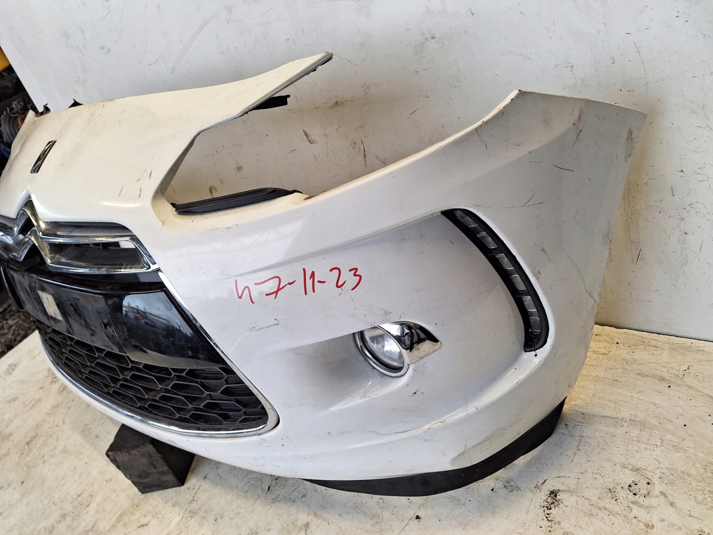 CITROEN DS3 10-14 lökhárító + LED