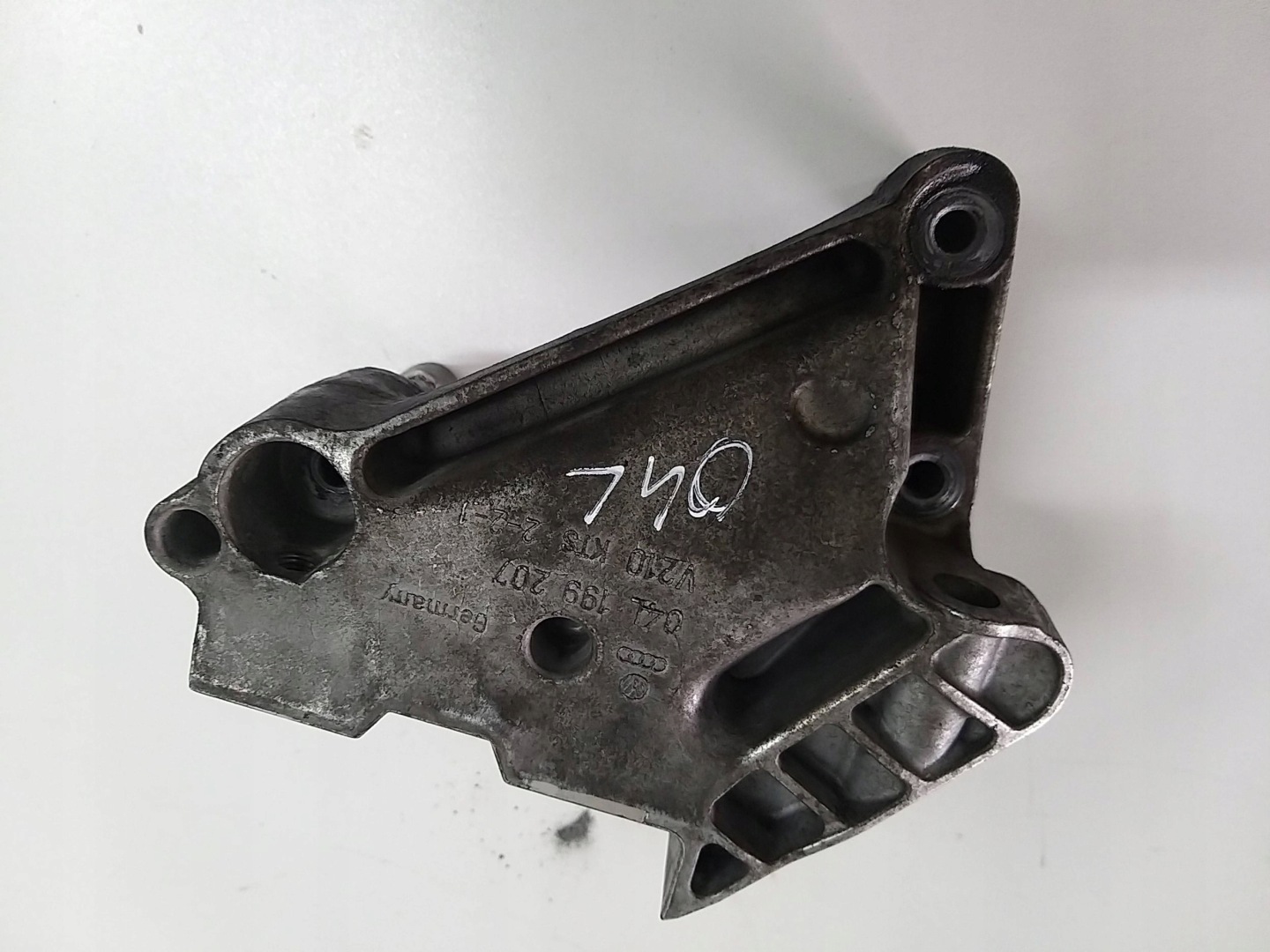 VW GOLF VII PASSAT B8 OCTAVIA III 1,6 2,0 TDI holder engine mount 12R