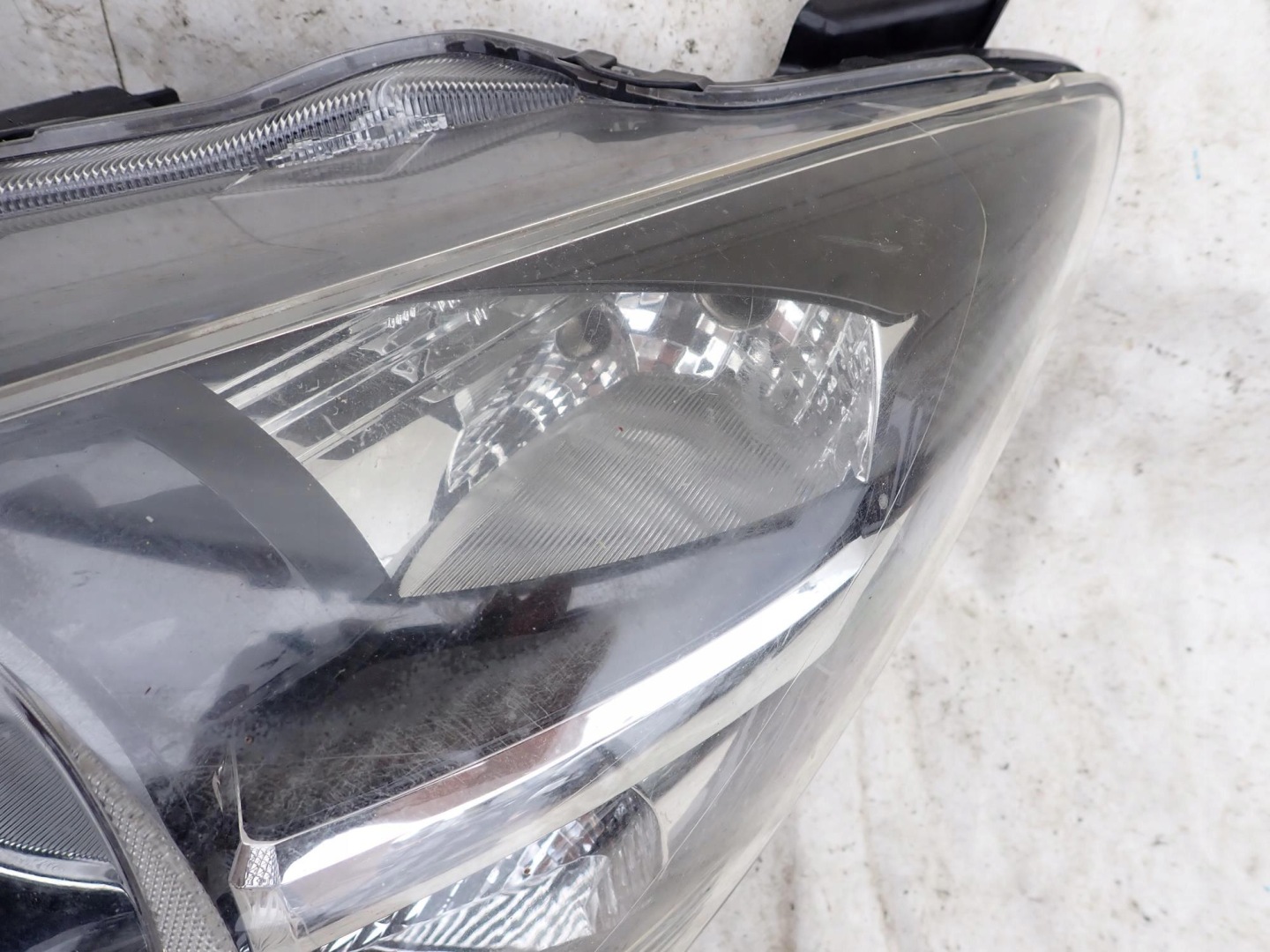 MAZDA 2 III 14-19 light front front left