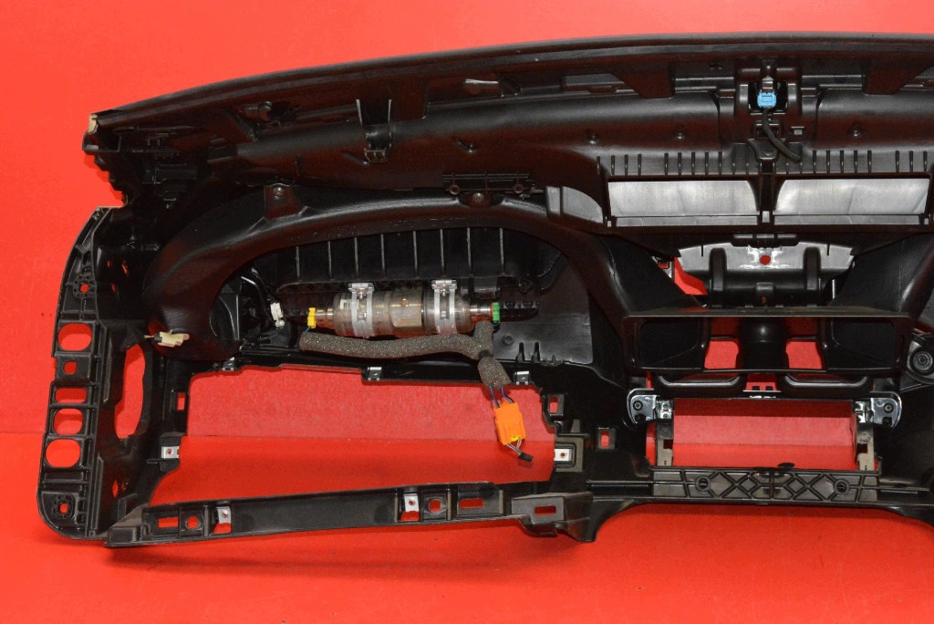 dashboard instrument panel console cockpit airbag EU VOLVO V40 2 II R-design 12-16