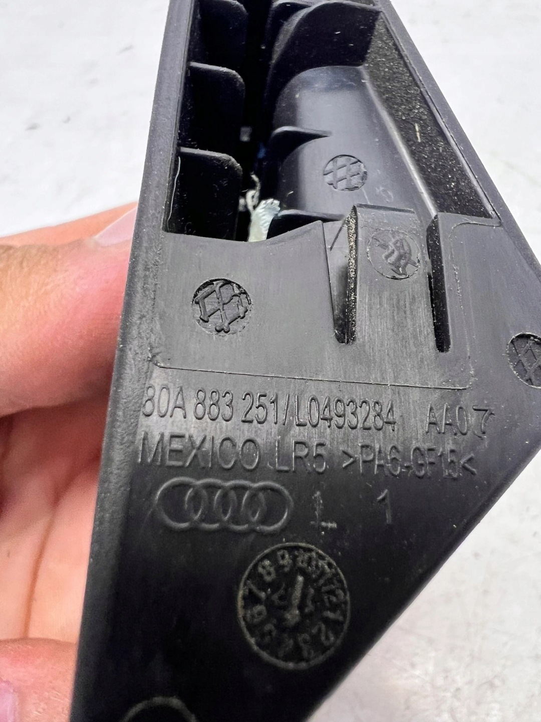REGULACJA OPARCIA SITZ links AUDI Q5 FY 80A883251