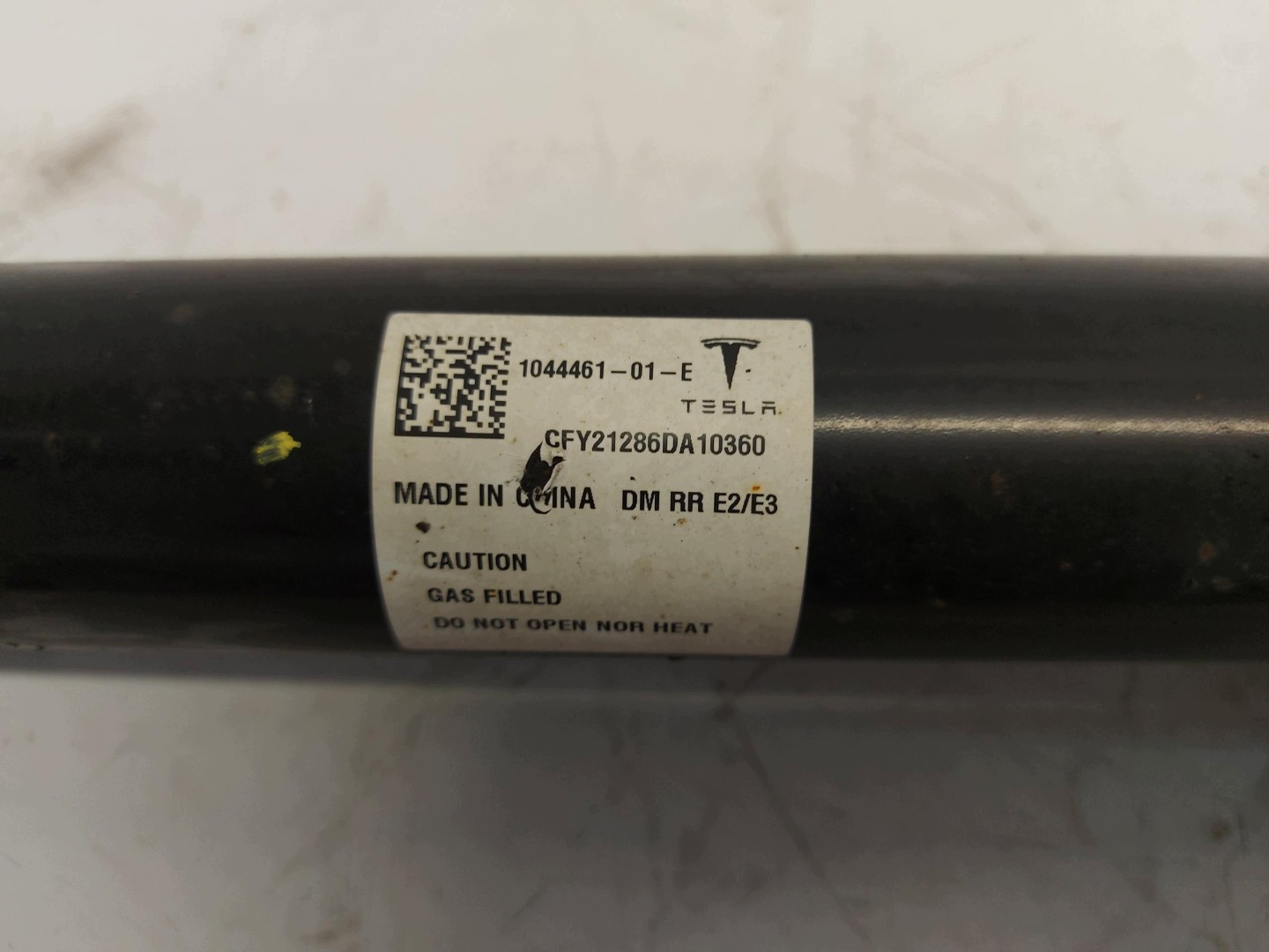 TESLA MODEL 3 2022r Stoßdämpfer heck 1044461-01-E
