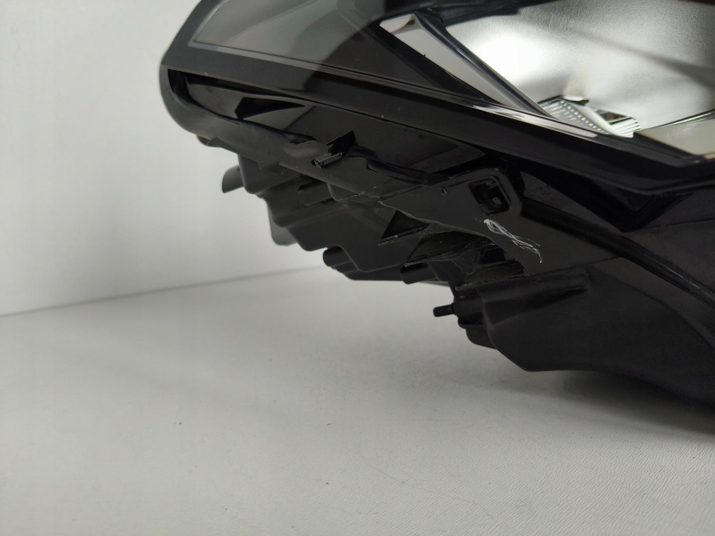 light right REFLEKTOR PEUGEOT 308 III T10 22- FULL LED