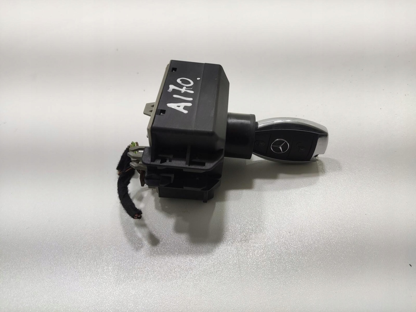 ignition key PILOT MERCEDES A-KLASA W176 2012-2018 A2469055103
