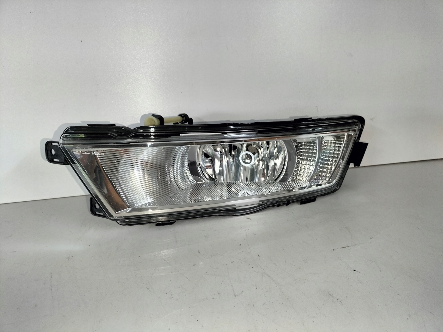 fog light light left SKODA RAPID 12-17 LED