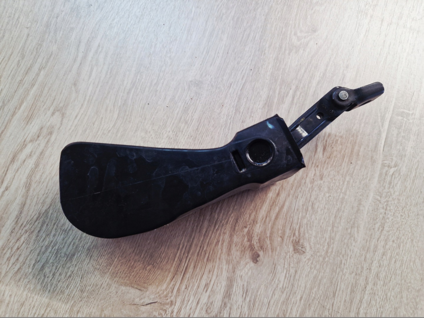 SKODA SUPERB II 2 limiter door front 3T0837249