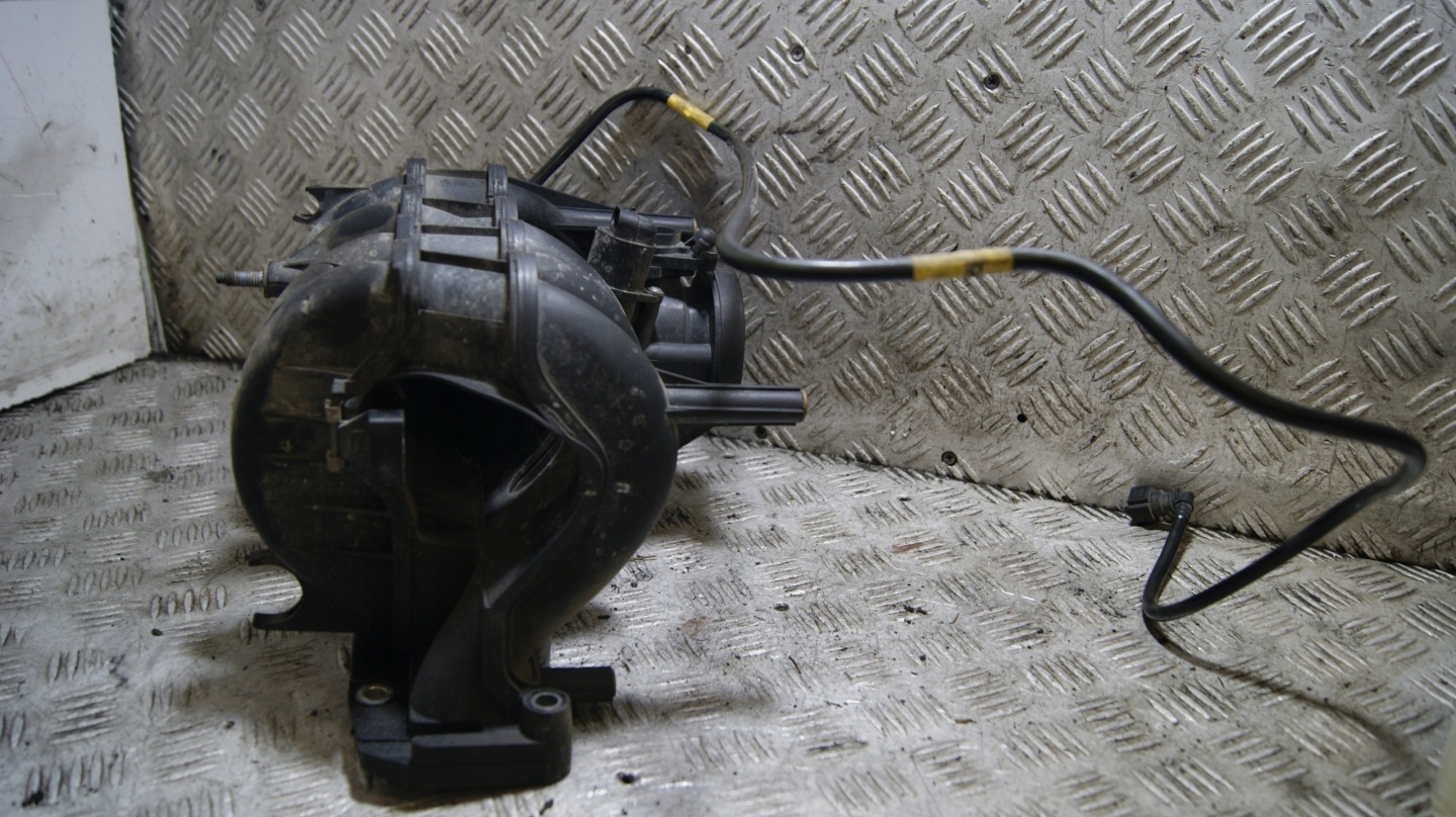 intake manifold DACIA SANDERO 7700273860