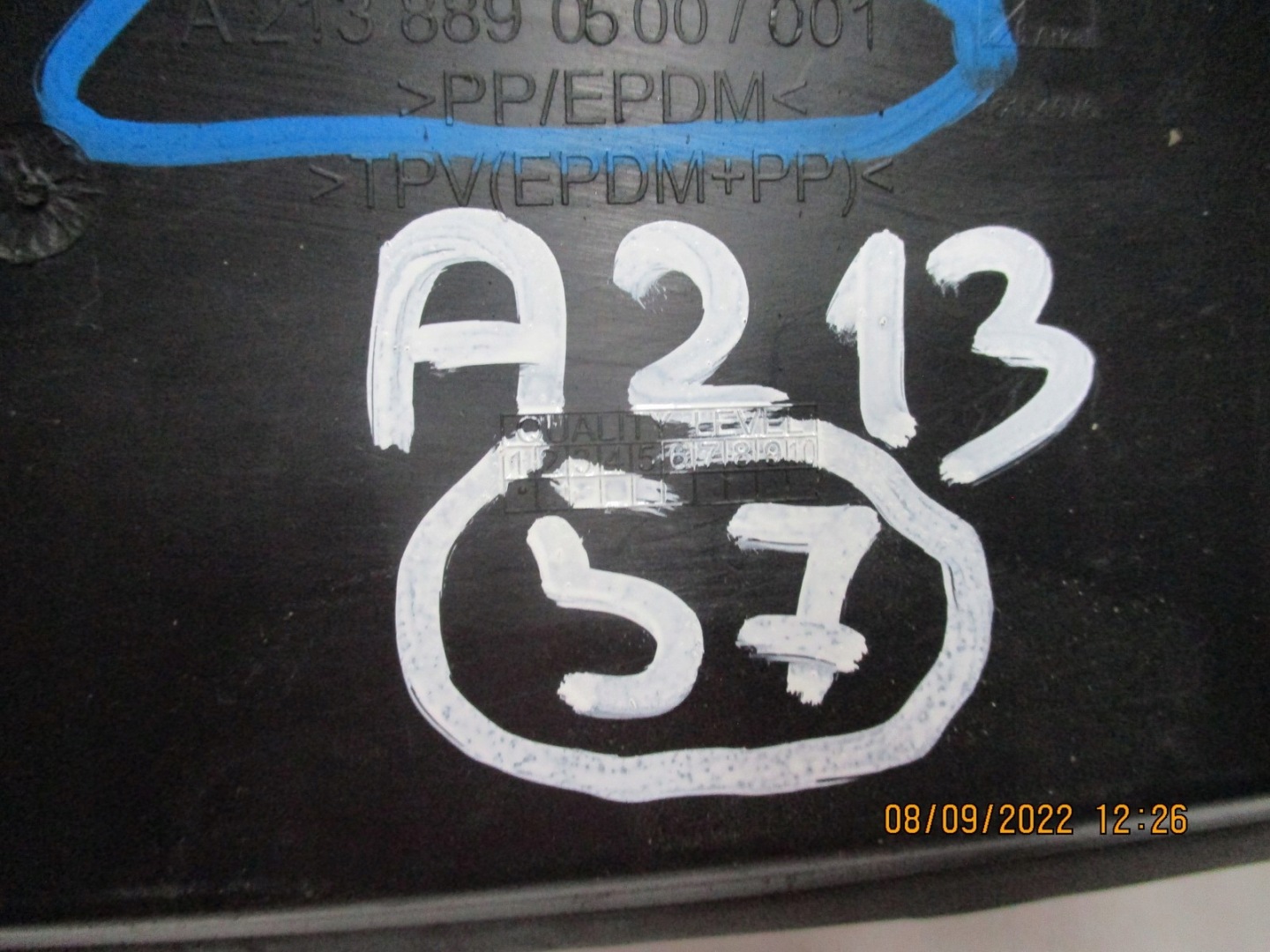 COPRI PARAFANGO MERCEDES E KLASA 213 A2138890500