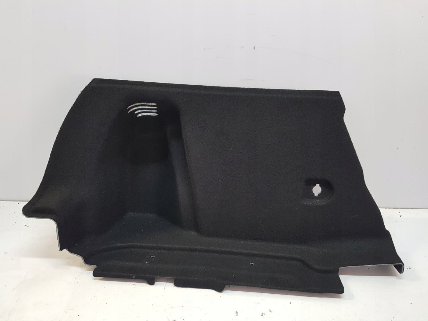 MERCEDES w177 boot upholstery right rear part