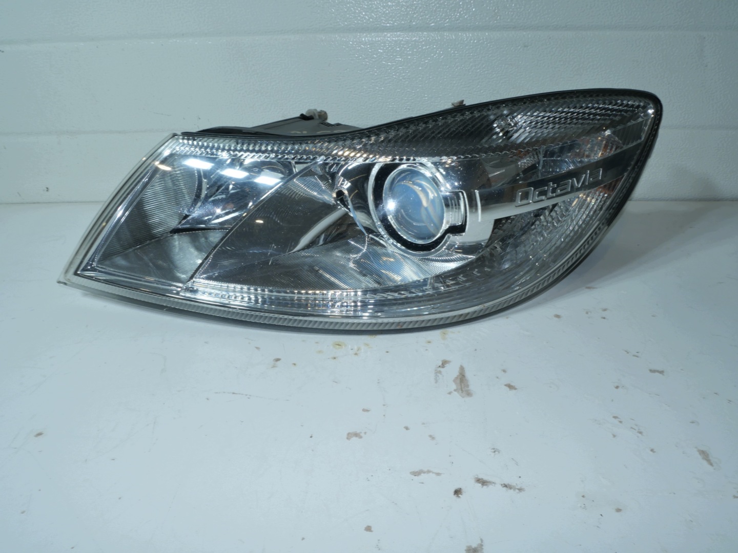 light front front left SKODA OCTAVIA II 2 LIFT XENON 1Z1941015G