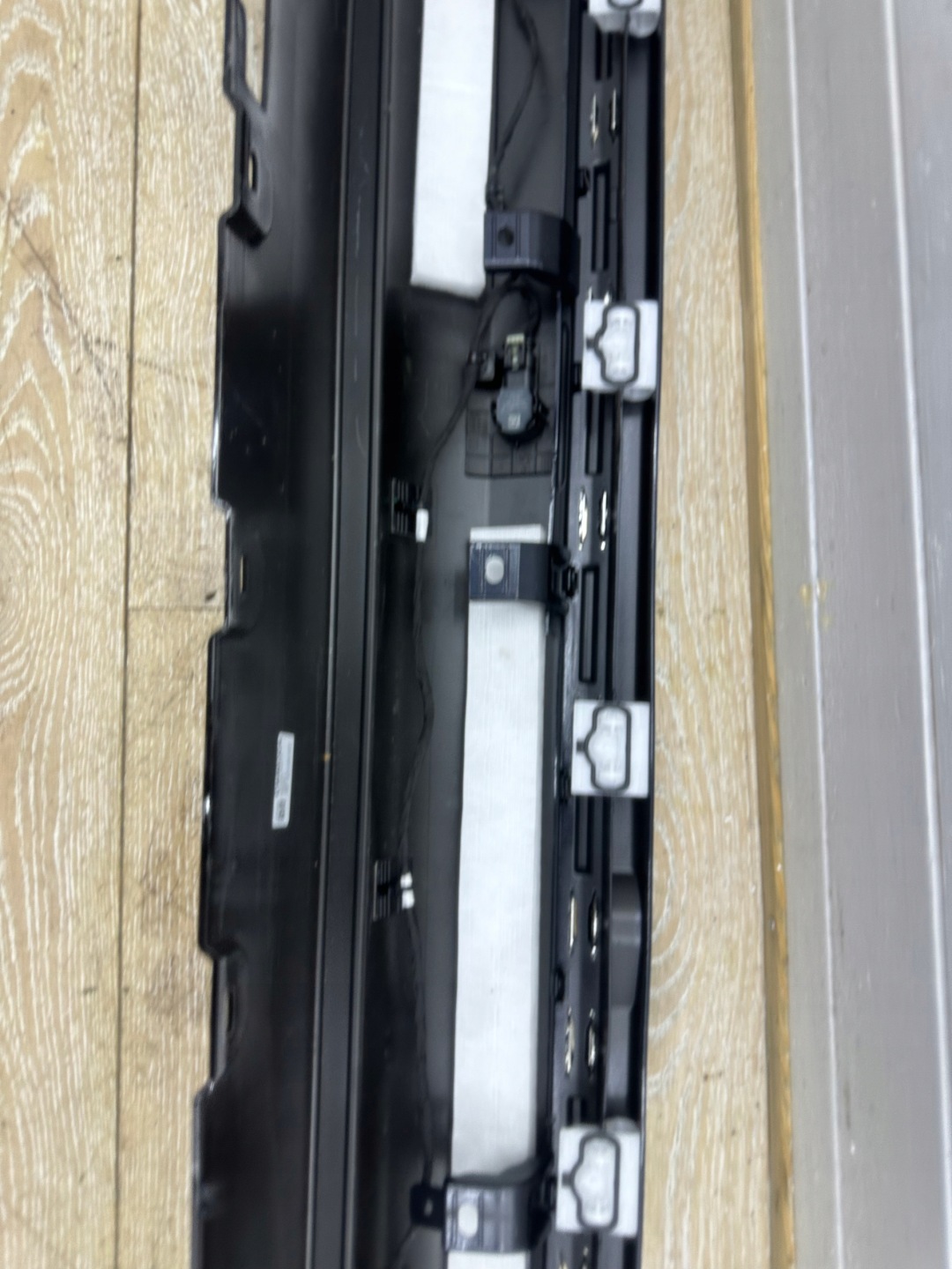 moulding threshold left BMW 7 G70 i7 Electryk E Drive 22