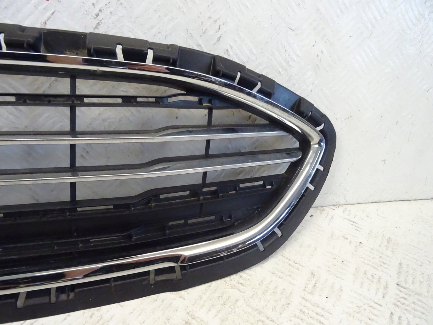 grill grille front front FORD FIESTA MK8 H1BB-8B271-B1