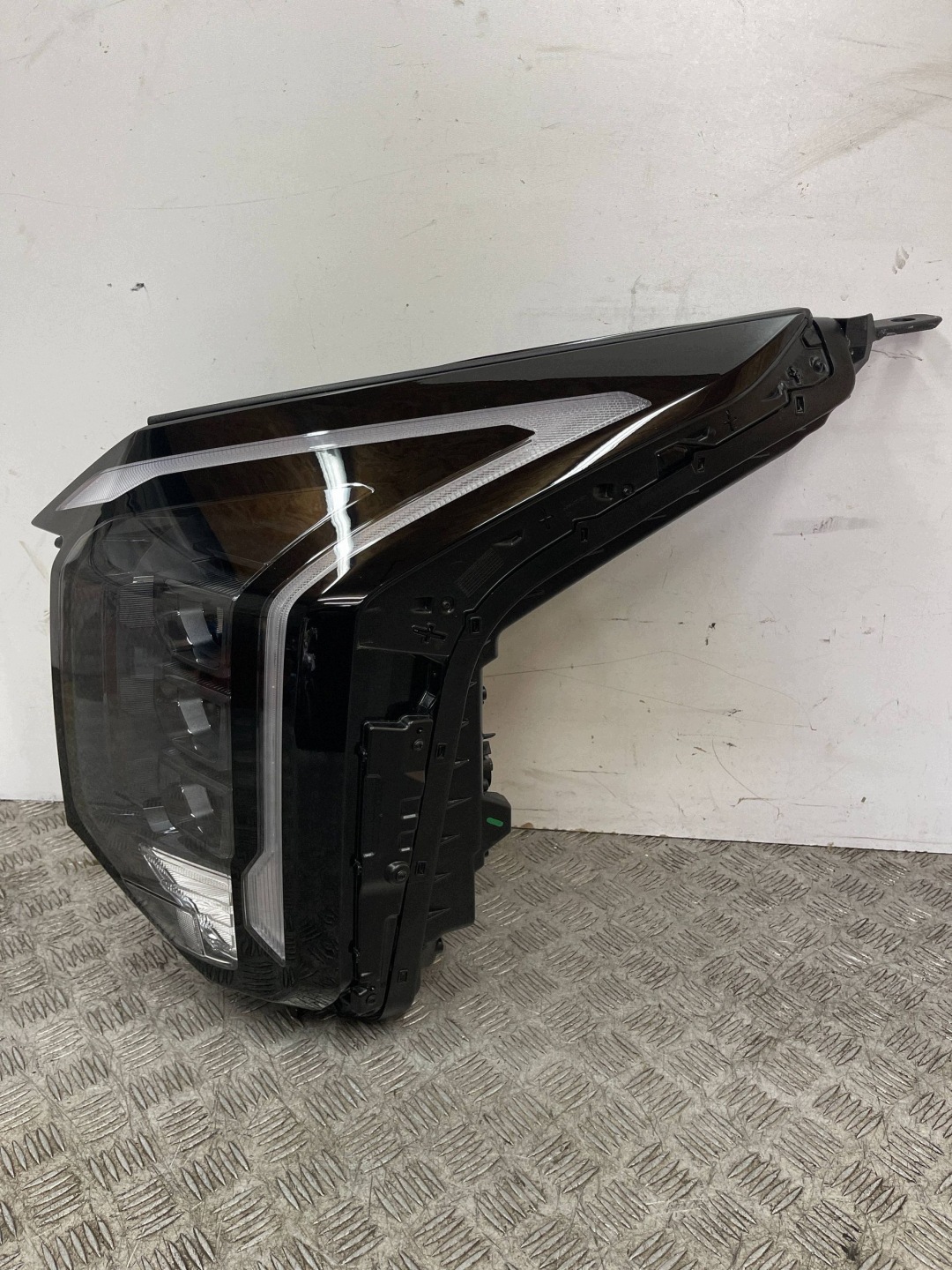 REFLEKTOR light FULL LED front left KIA SPORTAGE 5 V LIFT 24- 92101-R2500