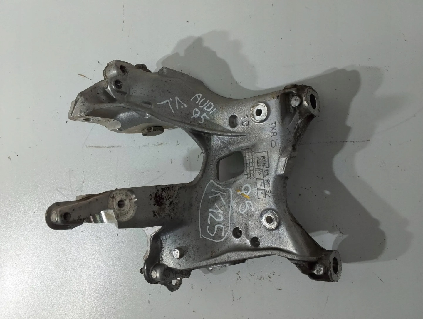 Audi Q5 80A engine mount holder 80A399295 (K125)