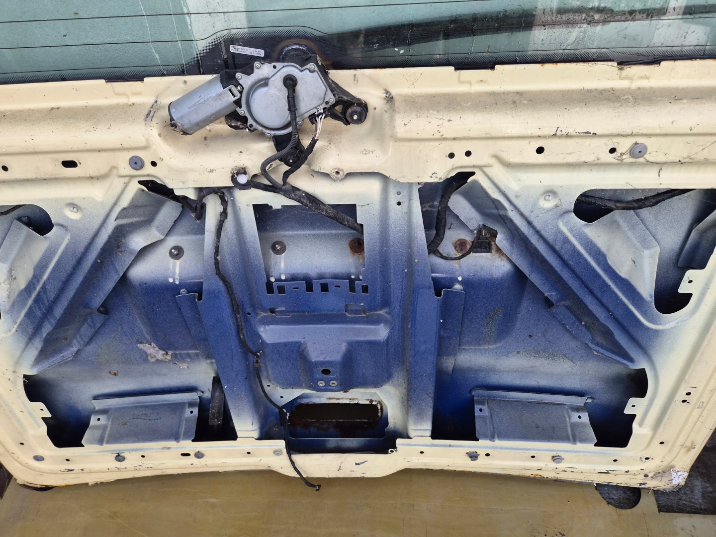 trunk door cover boot rear part VW T5 T5 LIFT