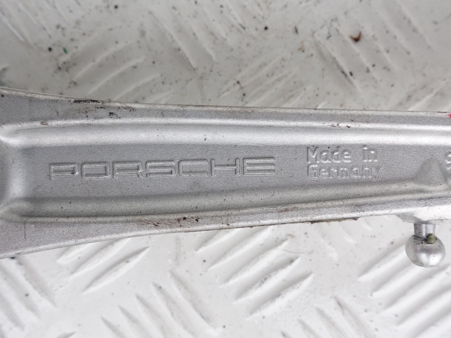 PORSCHE 918 SPYDER QUERLENKER OBEN HECK L=R
