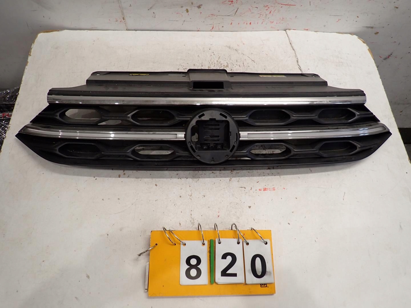 Grill VW T-ROC LIFT 2021- LED 2GA853651