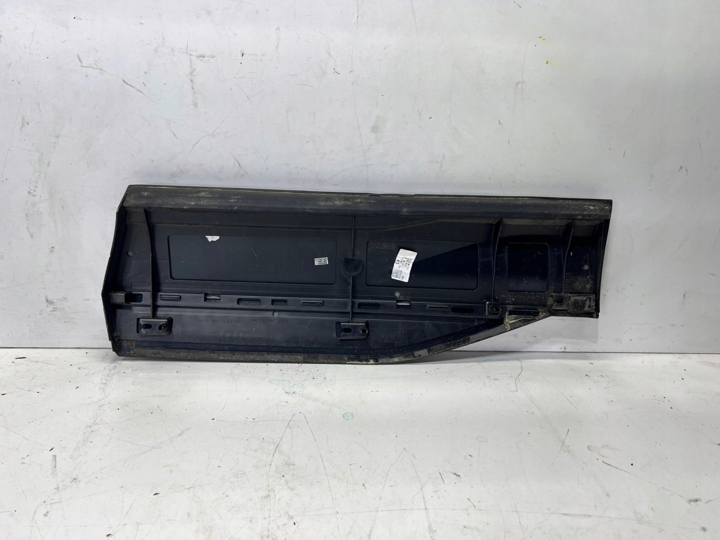 moulding lower door left rear part AUDI Q4 E-TRON 89A853969A