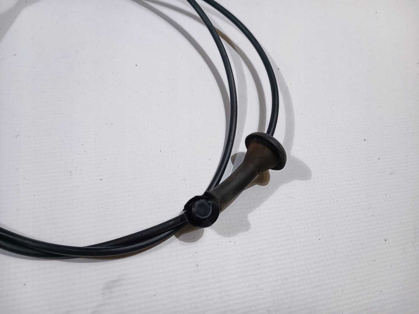Câble Levier pour l’ouverture du capot Ford Explorer 2020