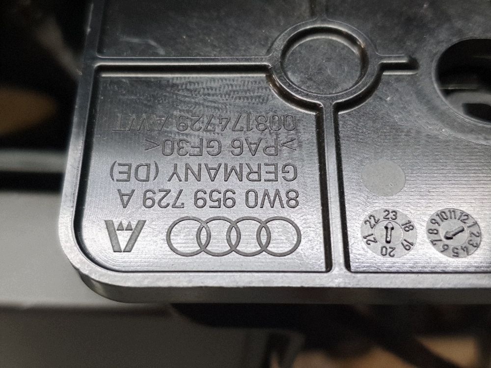 Audi SQ6 e-tron sedačka šoférov ľavý bez airbagu koža elektrický 5WA861105Q