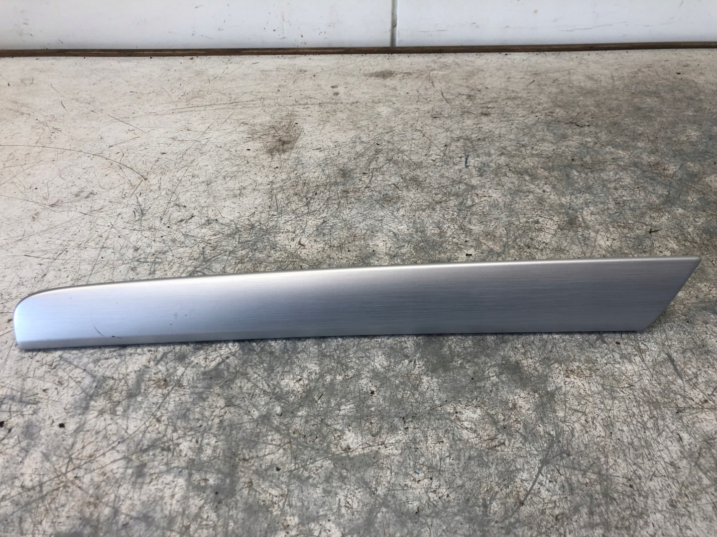 moulding DEKOR door left VW SHARAN 7N0867439