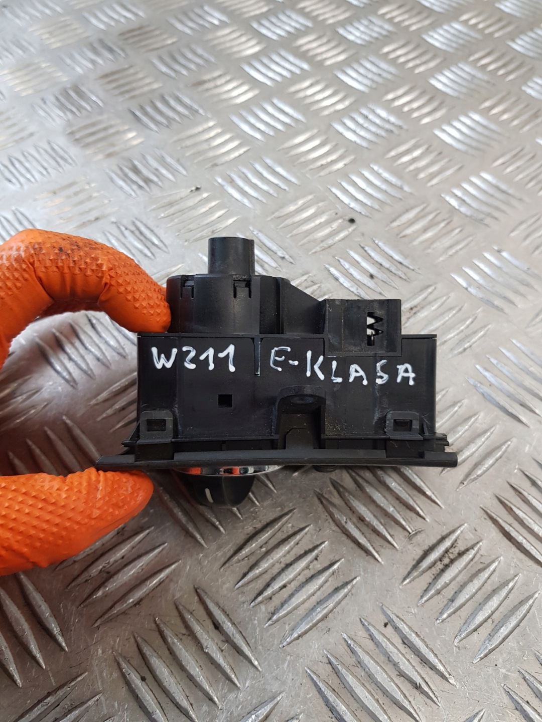 interruttore luci 2115450304 MERCEDES E-KLASA W211 02R