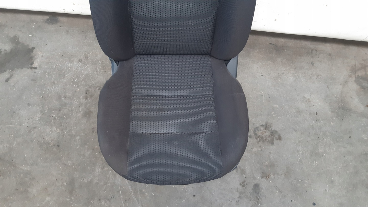 Sitz links Mazda 2 DY