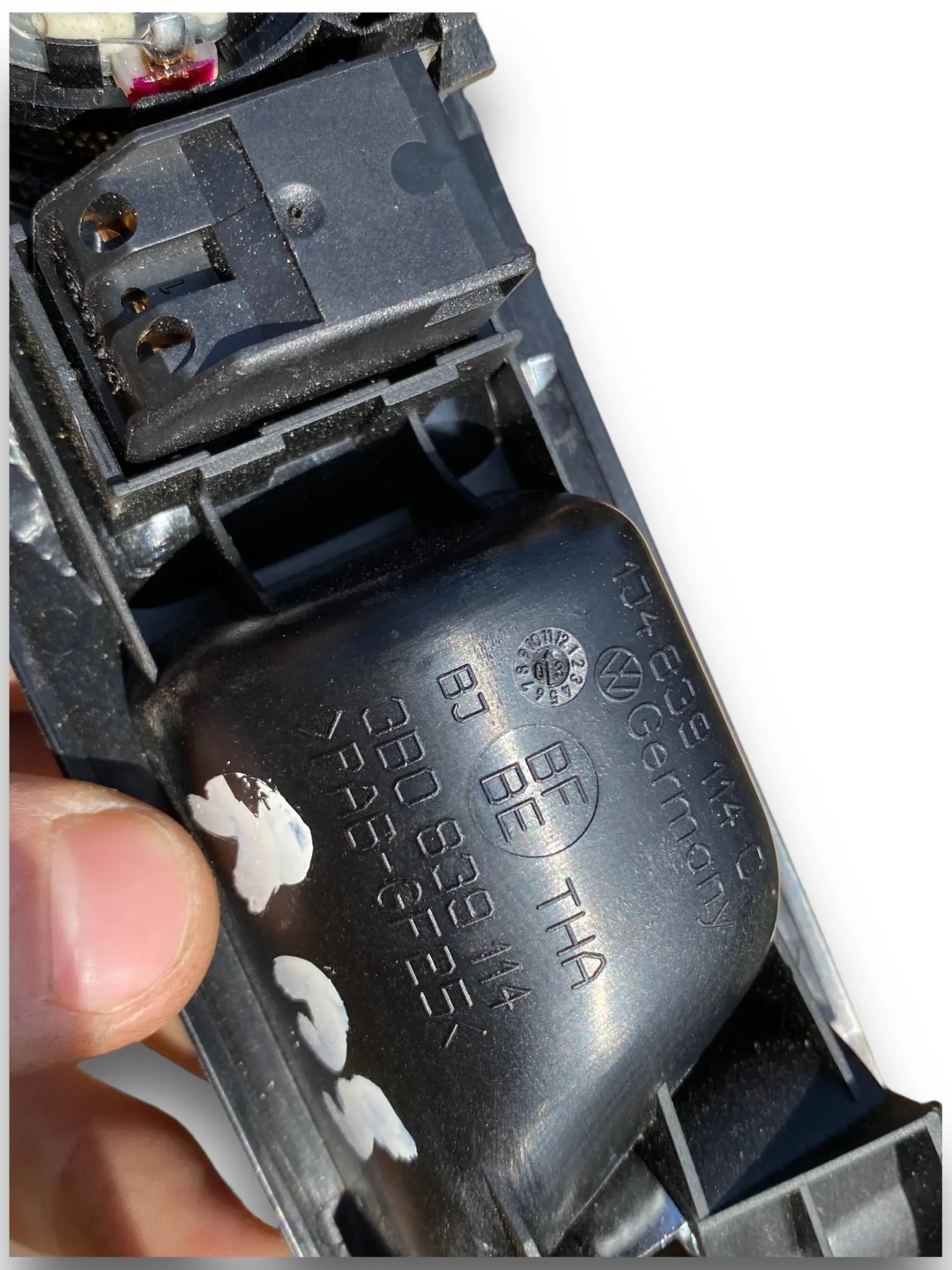 handle door VOLKSWAGEN PASSAT B5 3 B0 839 114 $J