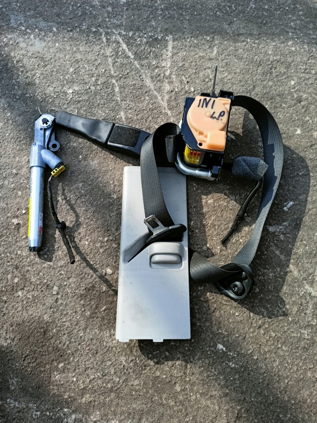 tension belt adjuster switch left OPEL INSIGNIA A