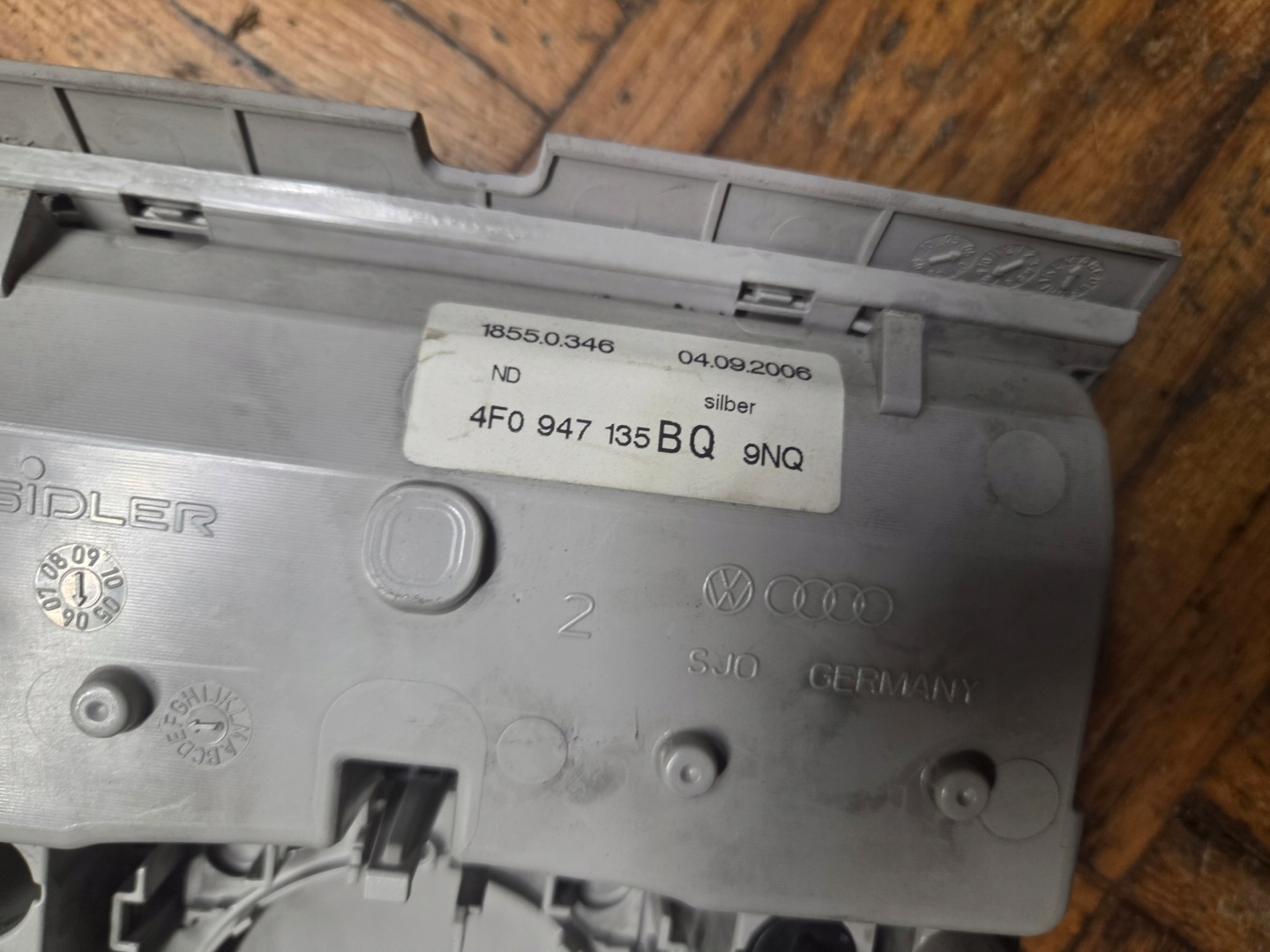 OSWIETLENIE cabina interna AUDI A6 C6 4F0947135BQ