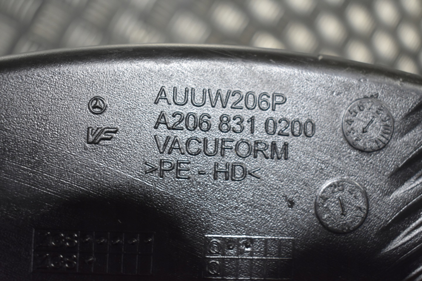 perfect condition drain air right MERCEDES W206 1
