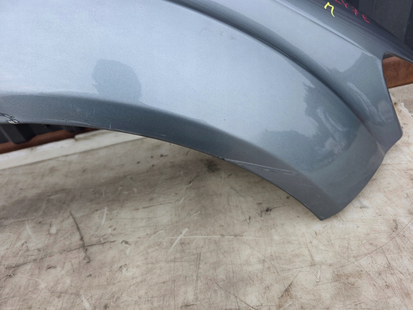 fender right front AUDI Q7 4L LY7E 2005-2015 !!!