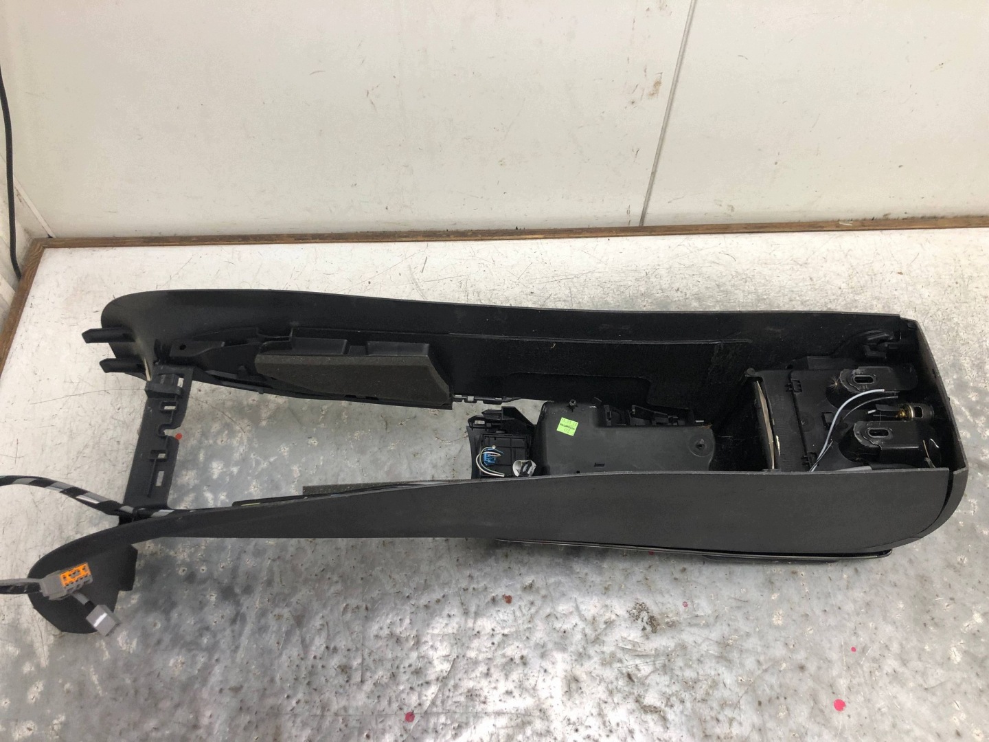 TUNEL mitte VOLVO C30 LIFT 30755374 30755375