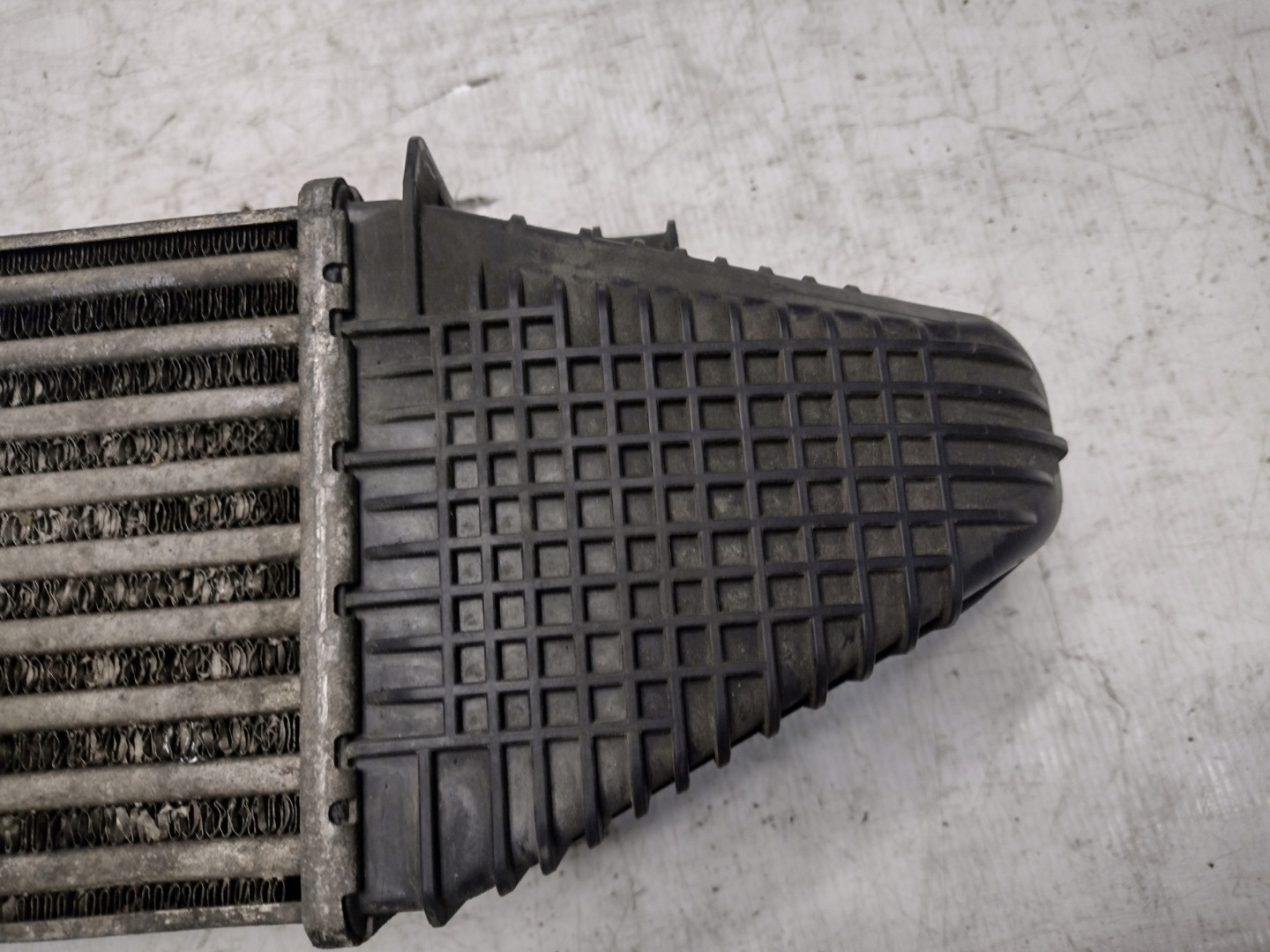 Intercooler Mercedes W212 2,2CDI automat A2046000100