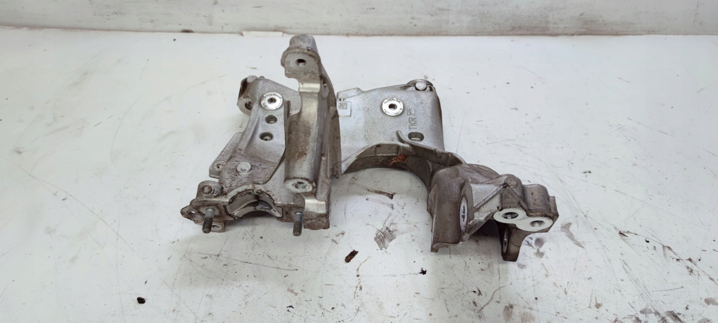 engine mount console right AUDI A6 C8 80A399296S