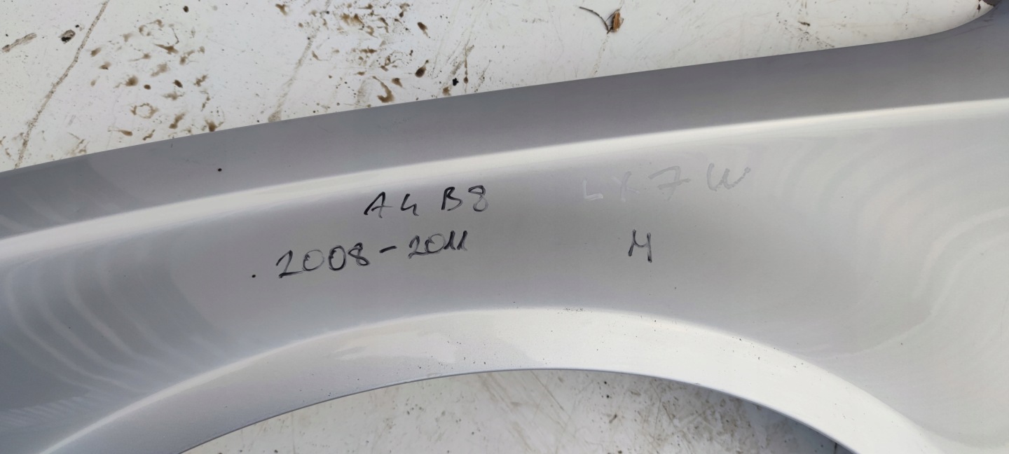 fender left front AUDI A4 B8 2008-2011 LX7W *****5
