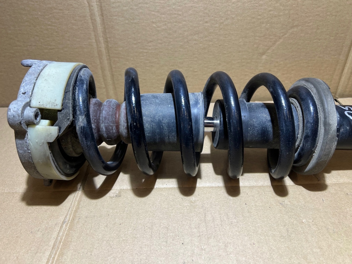 AUDI Q5 80A 2.0 TFSI shock absorber left front front 4M0413037 80A413031AK