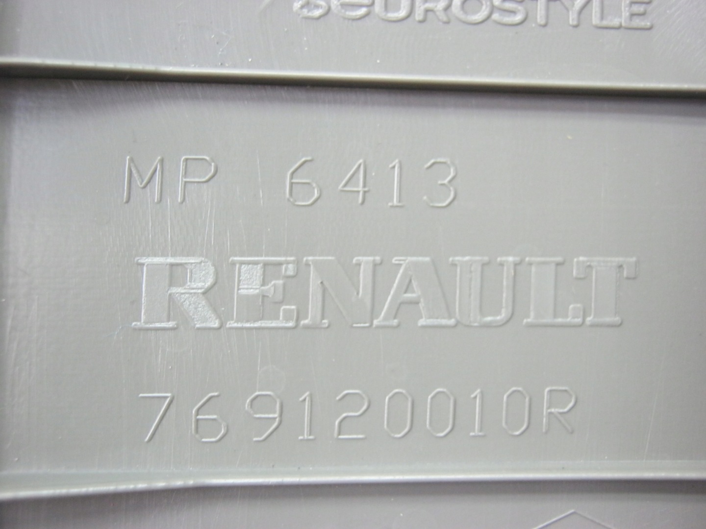 cover SLUPKA left MASTER III NV400 769120010R