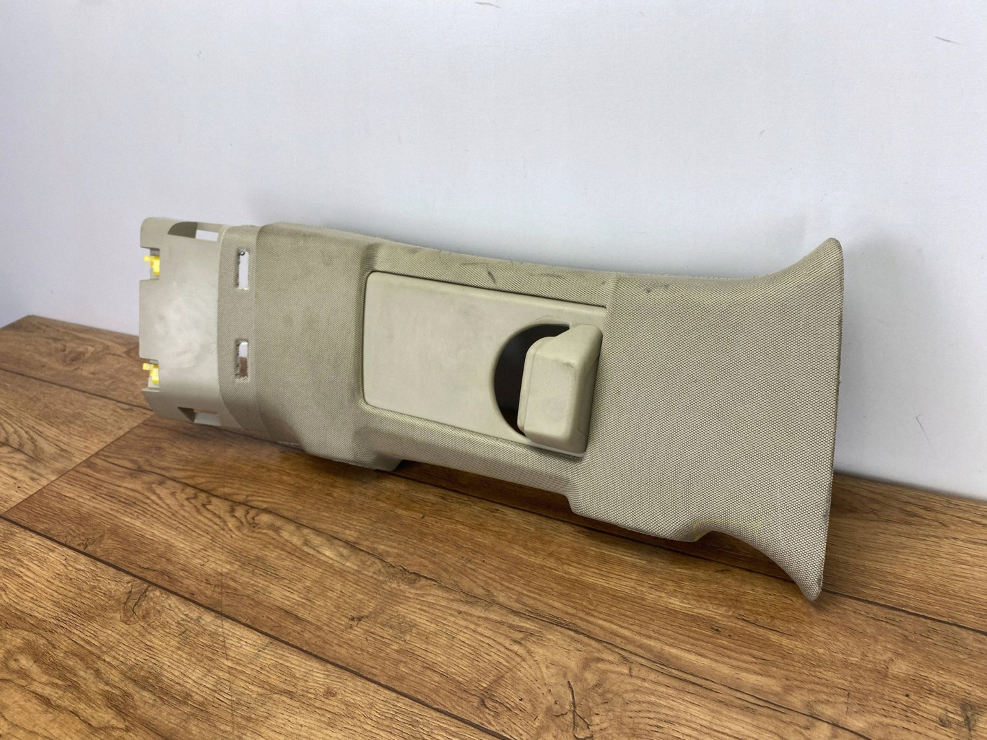 cover slupka B upper Cadillac Escalade IV 2015+