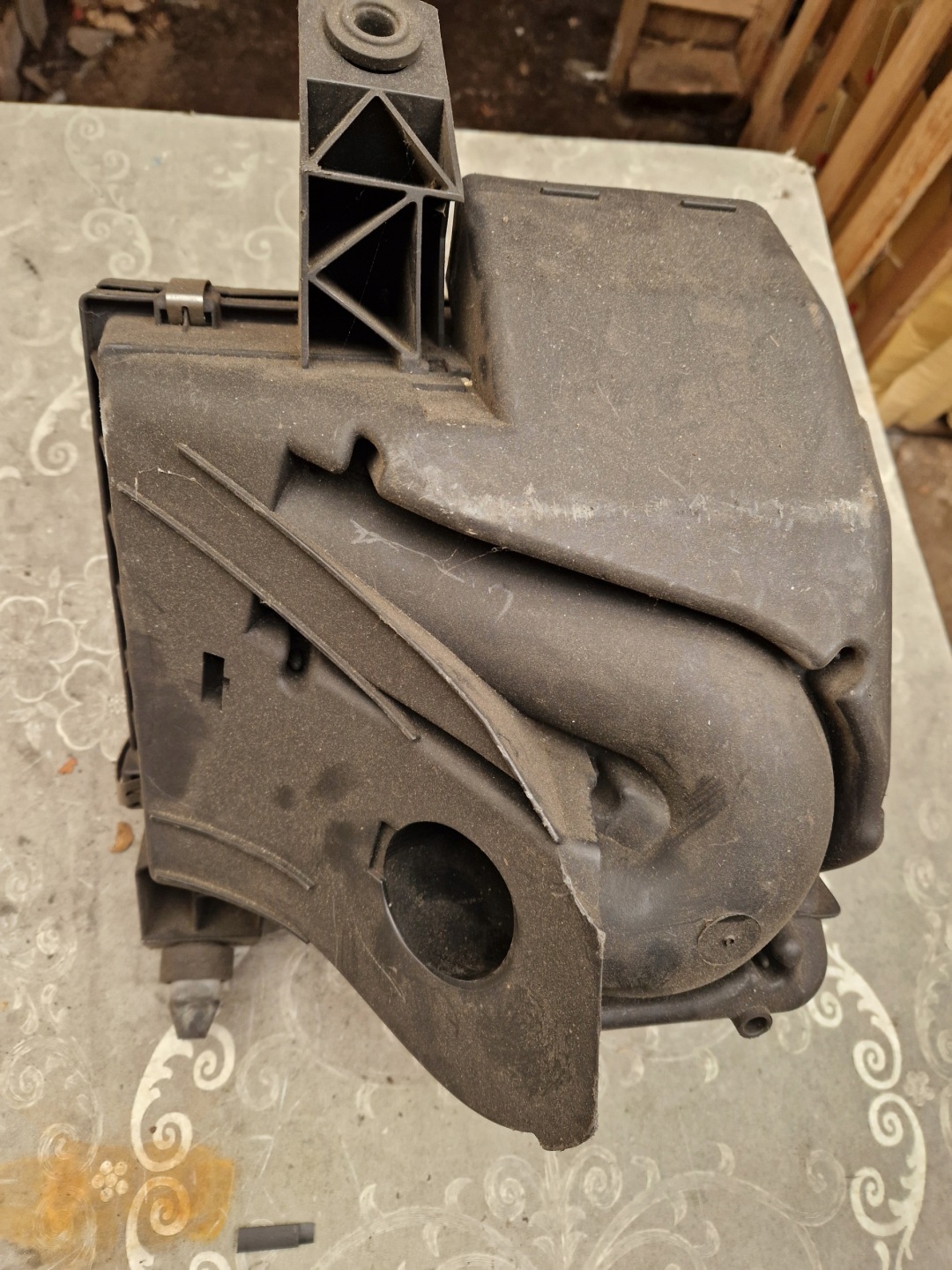 Gehäuse filter luft A6 C5 2.5 TDI 4B0133837F