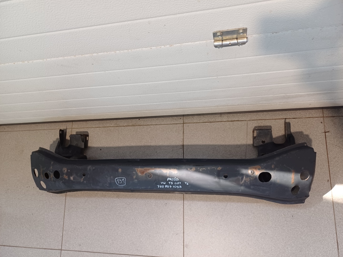 výstuha predok predná VW T5 LIFT T6 7E0807109B