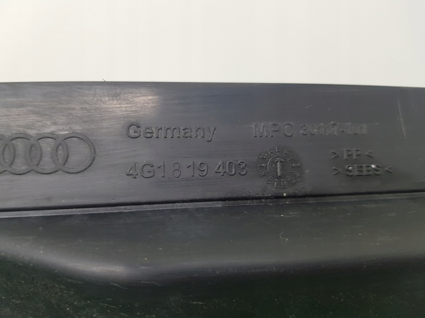 torpedo AUDI A6-C7 2013 4G1819403