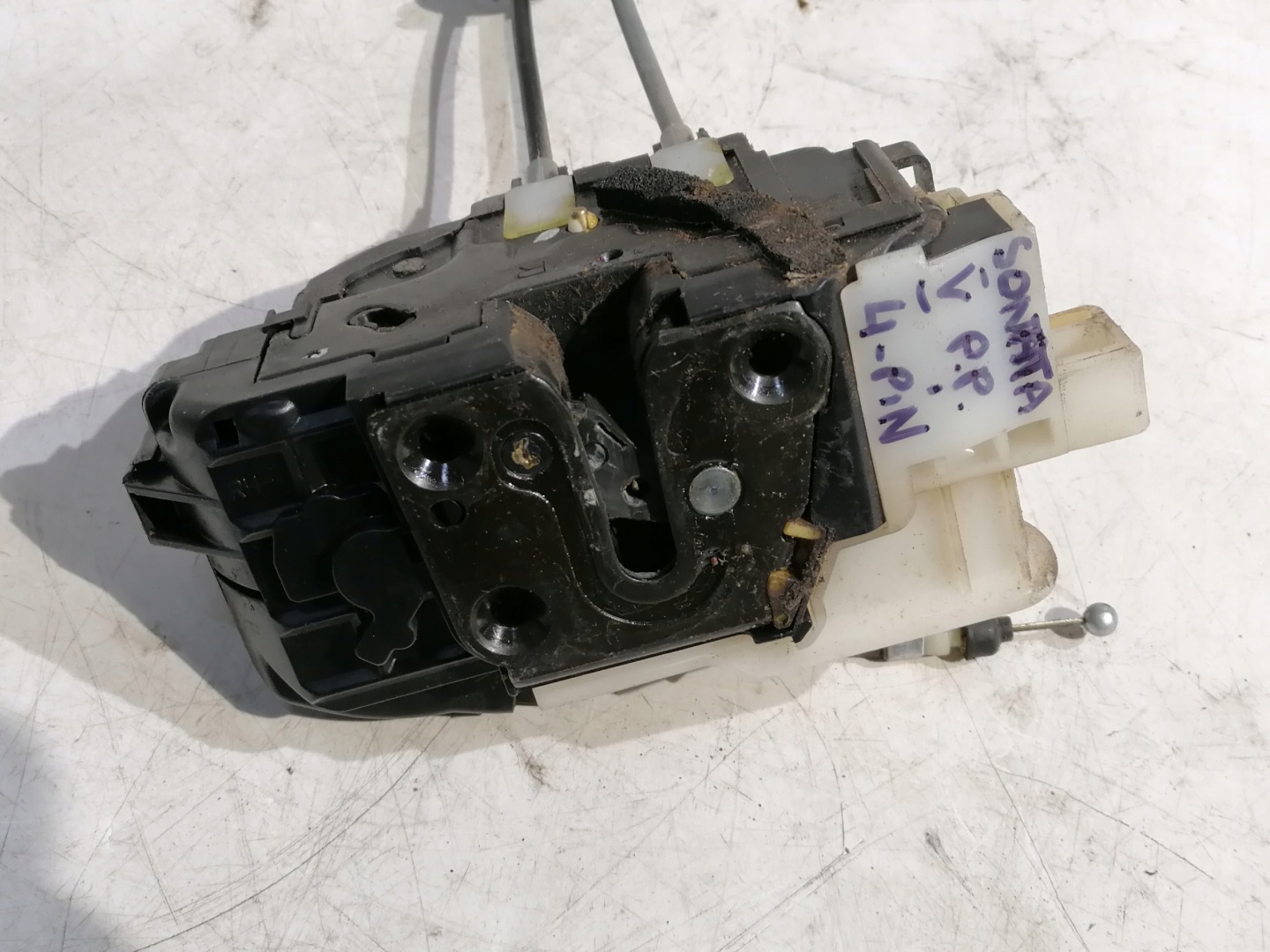Hyundai Sonata V 5 lock right front 4 PIN