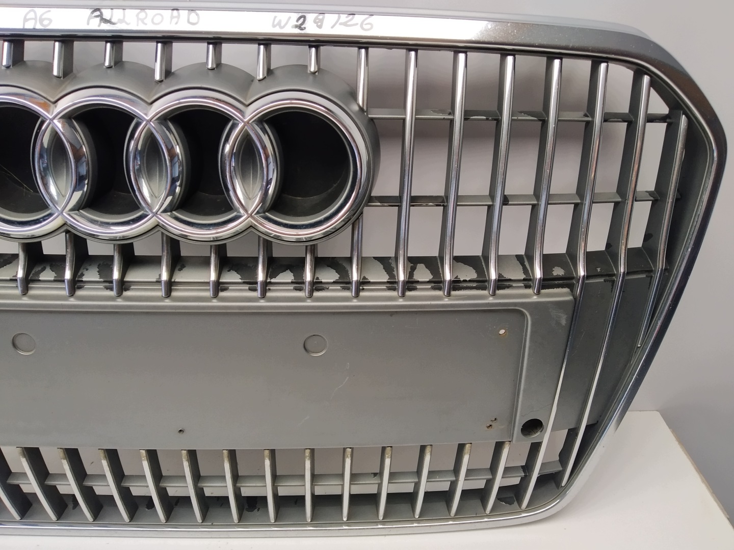 2011r + Audi A6 C7 Allroad front prekladgrill w bumper front below PDC 4G0853653C